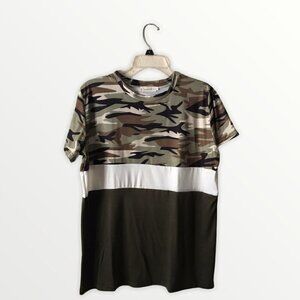 NWOT - Spadehill Short Sleeves Camo Ivory & Olive T-Shirt